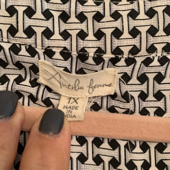 Plus size work blouse - Picture 3 of 3